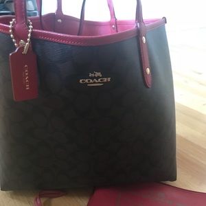 Coach tote brown with red interior, small pouch